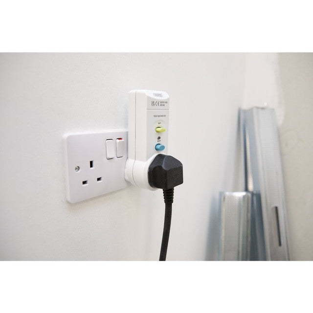 Draper Tools RCD Adaptor 220-250V 50Hz 13 Amp Circuit Breaker for Safety