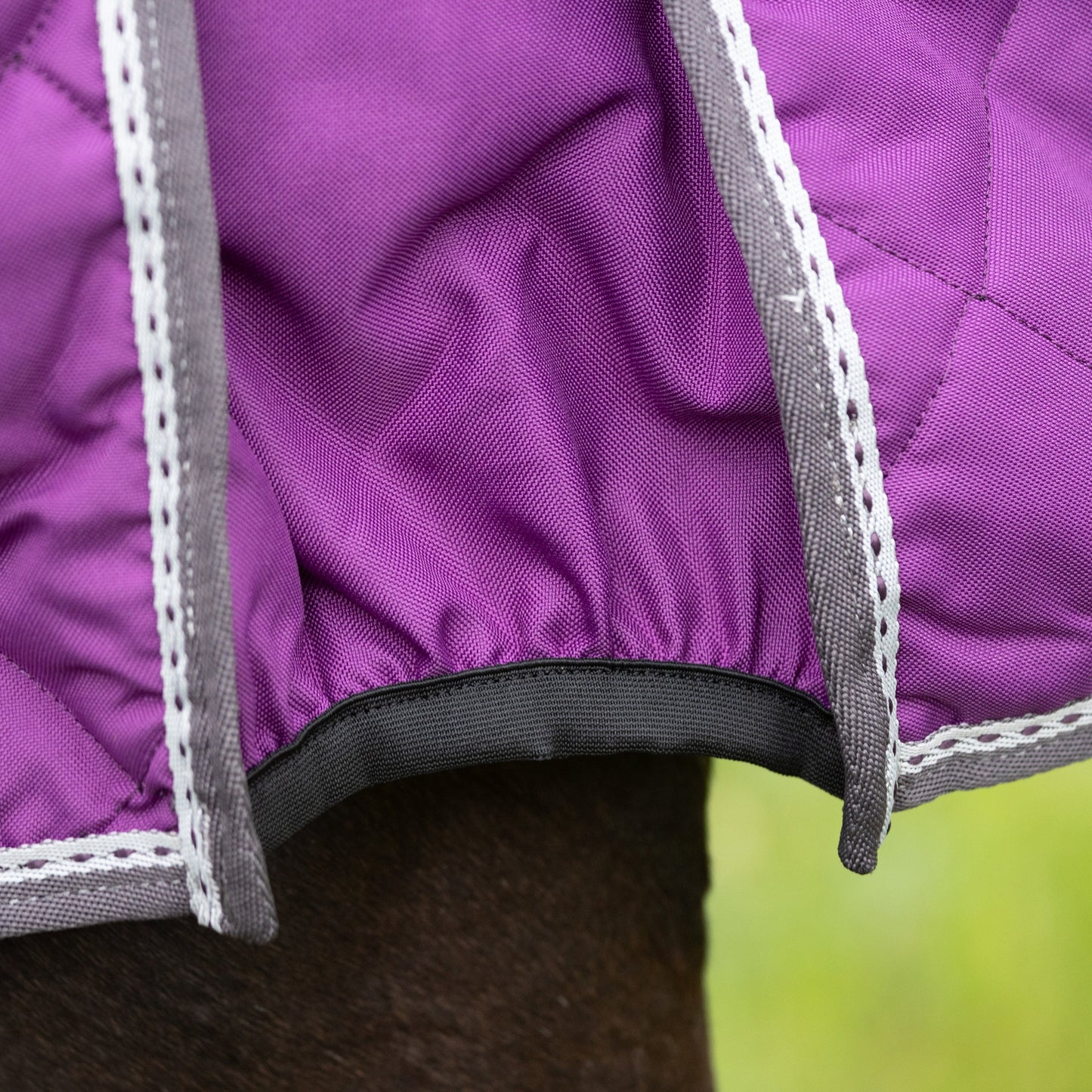 HY Horse DefenceX Shield 100g Stable Rug With Detachable Neck For Ultimate