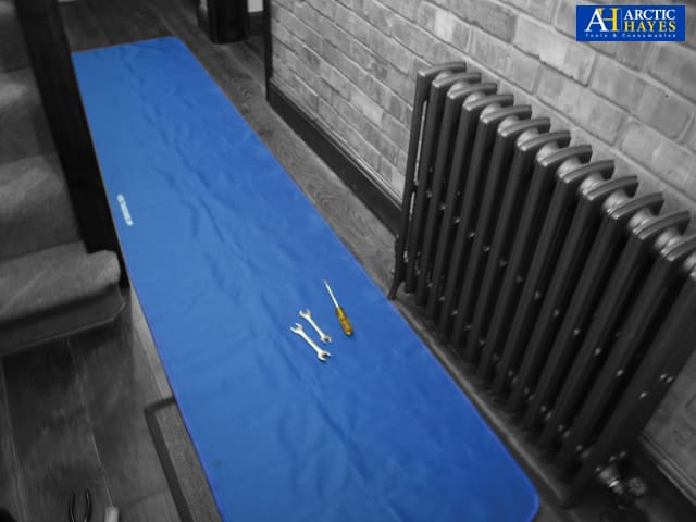 Arctic Hayes Tradesman's Runner 3200x700mm Waterproof Anti-Slip Mat with Bag