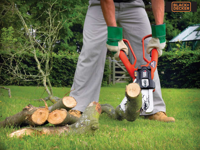 BLACK + DECKER GK 1000 Alligator Powered Lopper 550W 240V Easy Use 4 Inch Cut