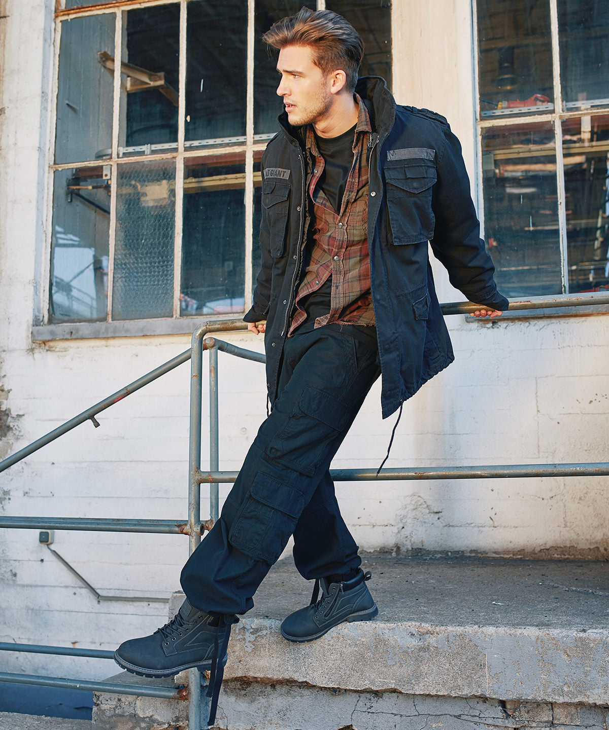 Build Your Brandit Vintage Cargo Trousers with Multi Pockets and Drawstring