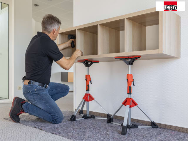 Bessey Telescopic Drywall Support 575-910mm 350kg Capacity Adjustable Grip