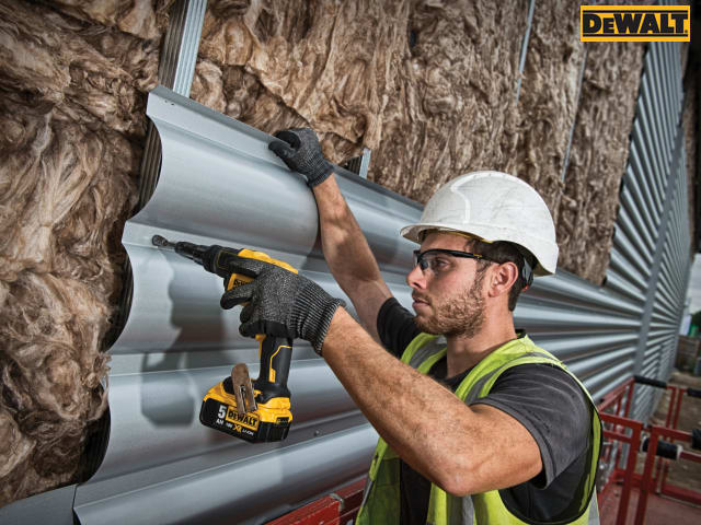 DEWALT DCF622P2 XR Brushless Self-Drilling Screwdriver 18V 2x5.0Ah Li-ion