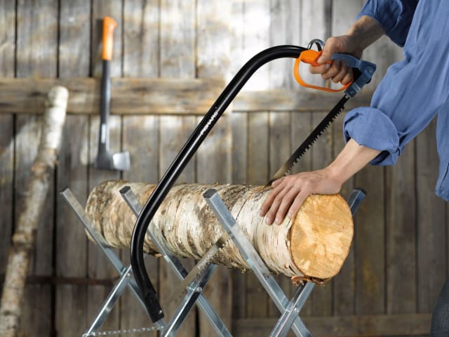 Fiskars SW31 600mm Bowsaw for Heavy Branches Curved Nose Safe Transport