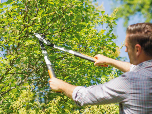 Fiskars PowerGear X Bypass Loppers 800mm Large Cutting Capacity 50mm