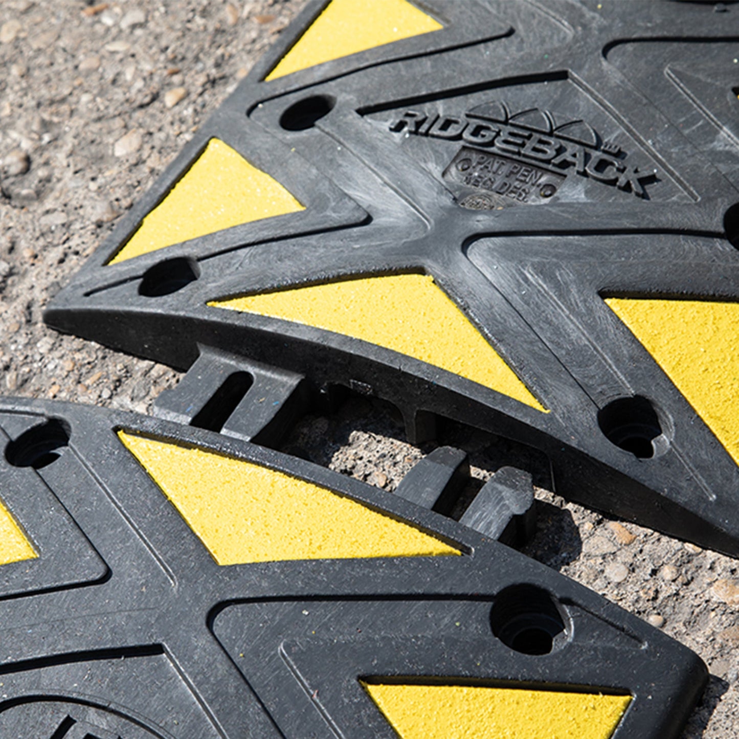 JSP Ridgeback Speed Ramp 5MPH 7.5cm High Reflective Interlocking Design