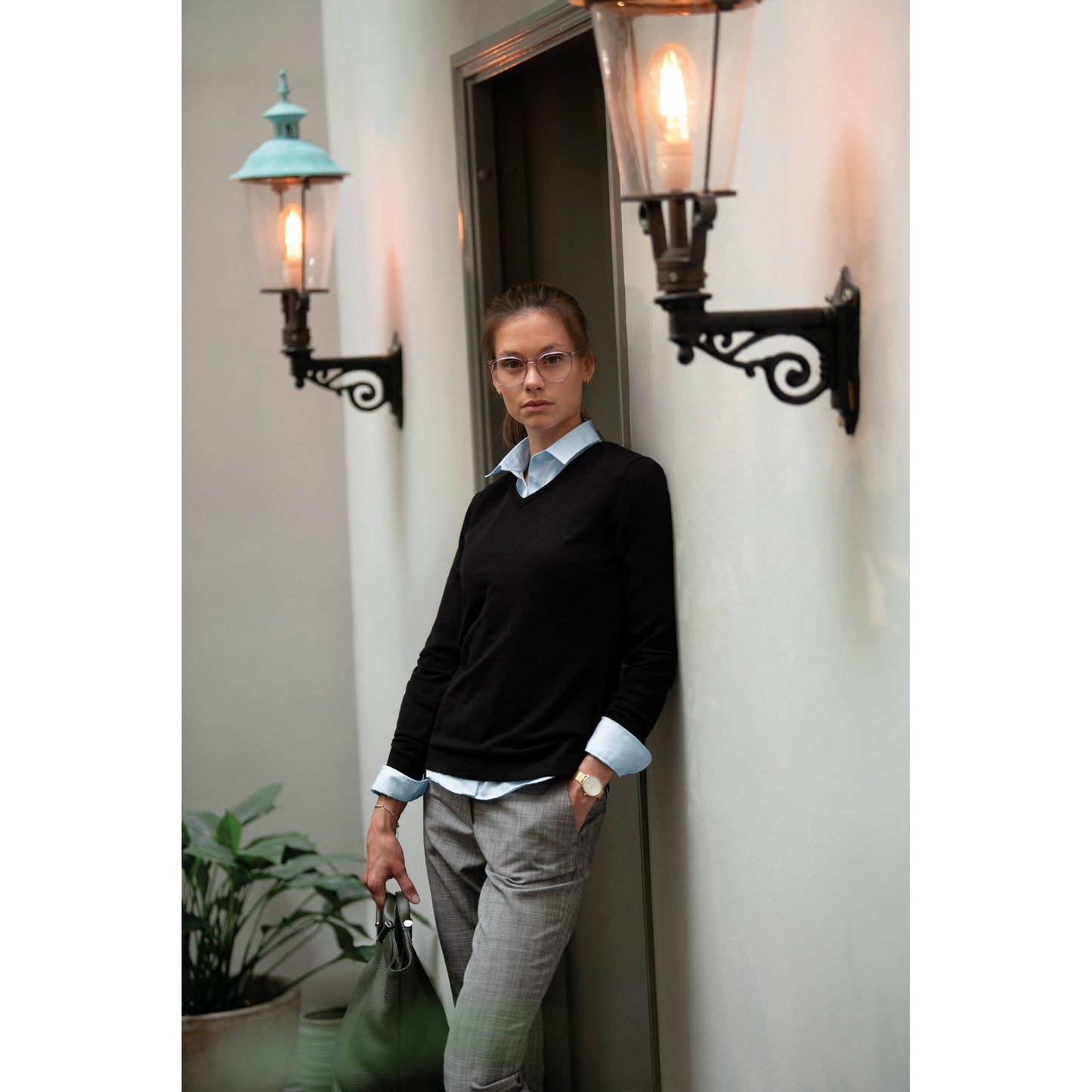 Nimbus Women's Ashbury Merino Blend Pullover V-Neck Sweater Luxury Fashion