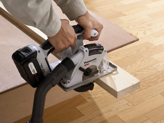 Panasonic EY45A2XW 18V Circular Saw 135mm Bare Unit Lightweight Ergonomic