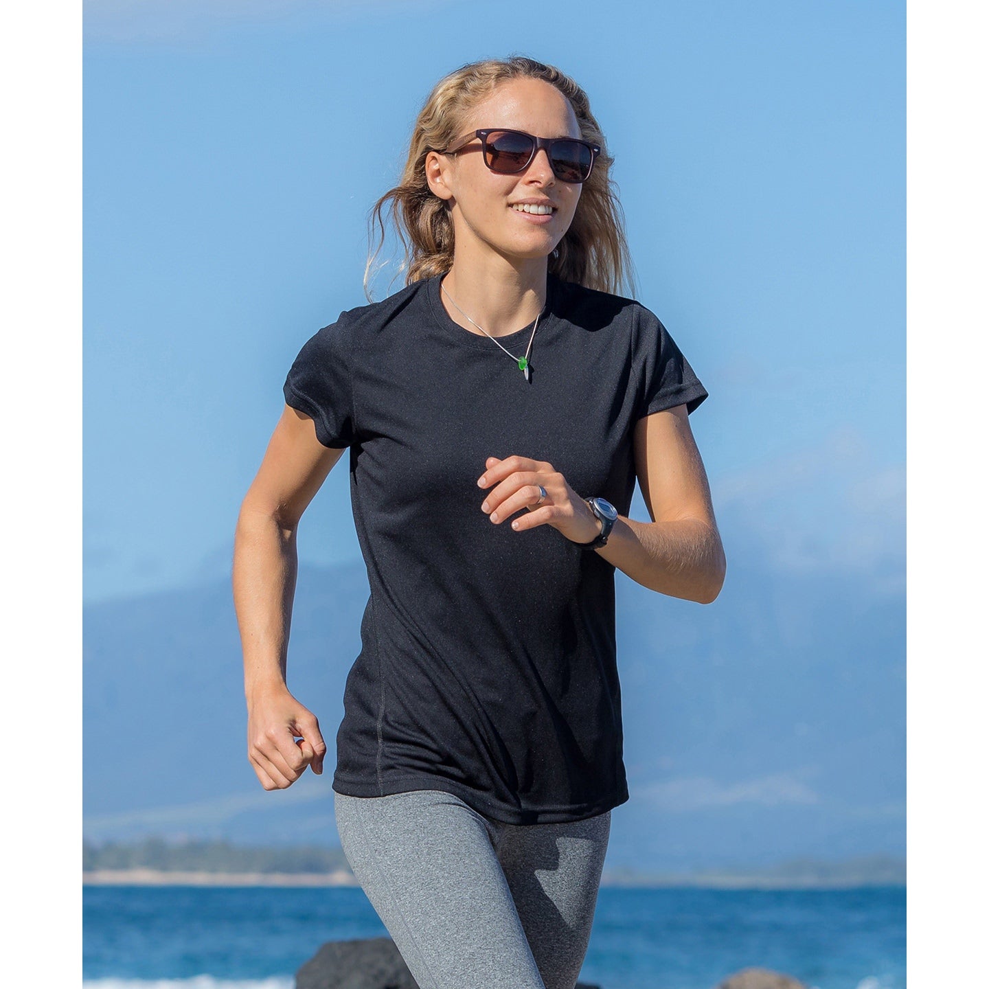 Spiro Women's Quick-Dry Short Sleeve T-Shirt Lightweight Athletic Top XS-XL