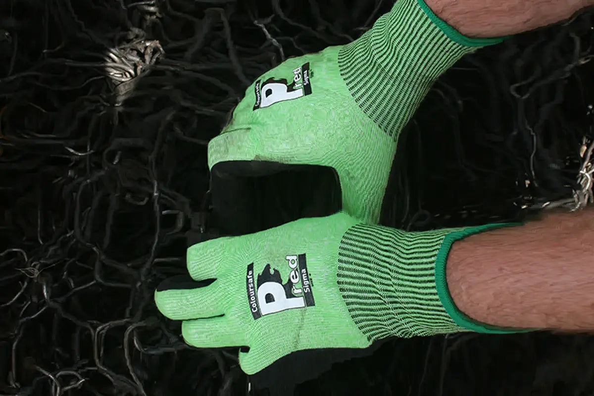 Predator Sigma Gloves Cut Level D Touchscreen Heat Resistant Nitrile Palm