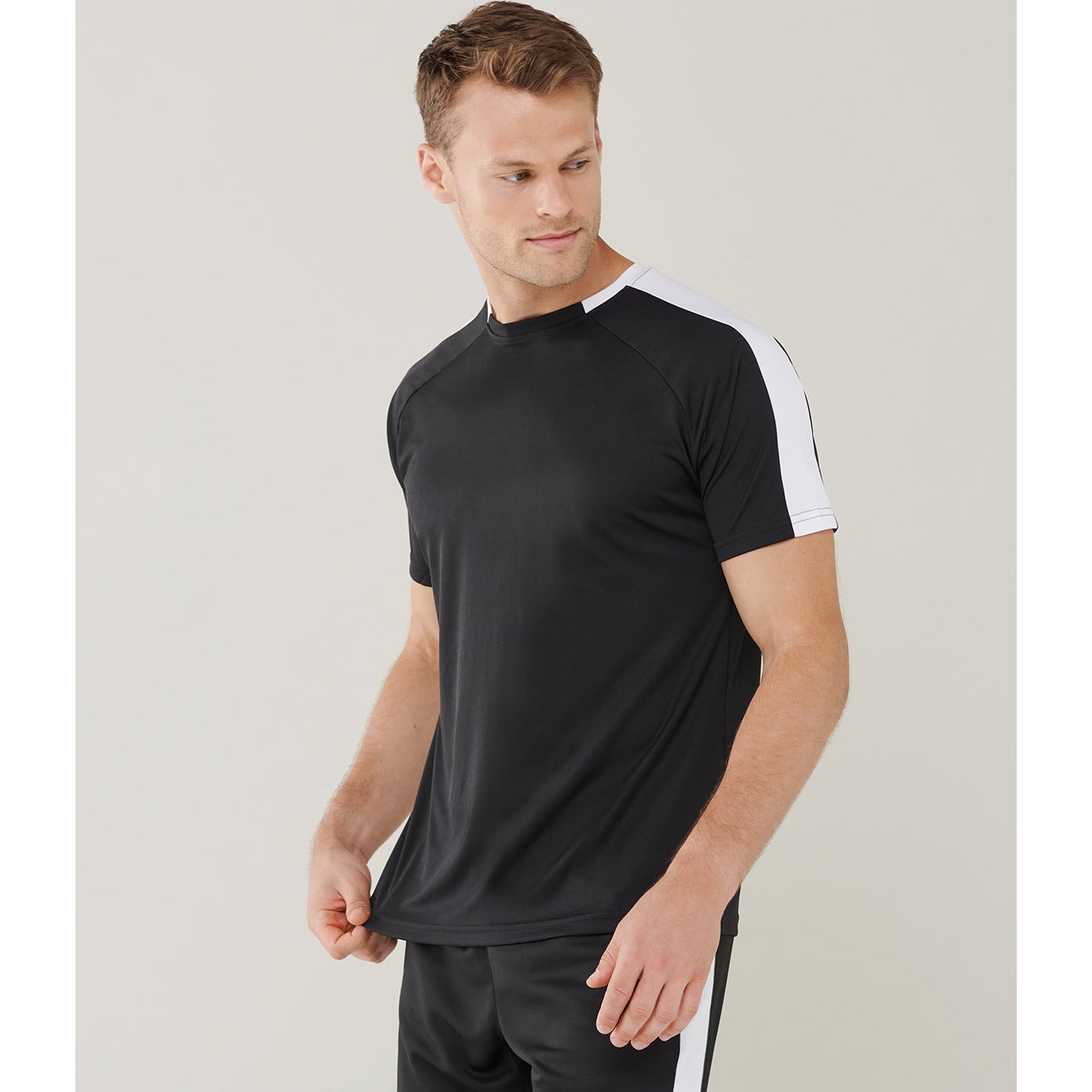 Finden & Hales Unisex Team T-Shirt Sports Fit Moisture Wicking Contrast Panels