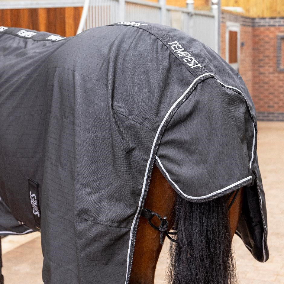 Shires Horse Tempest Lite Combo Stable Rug with Integrated Neck Cover