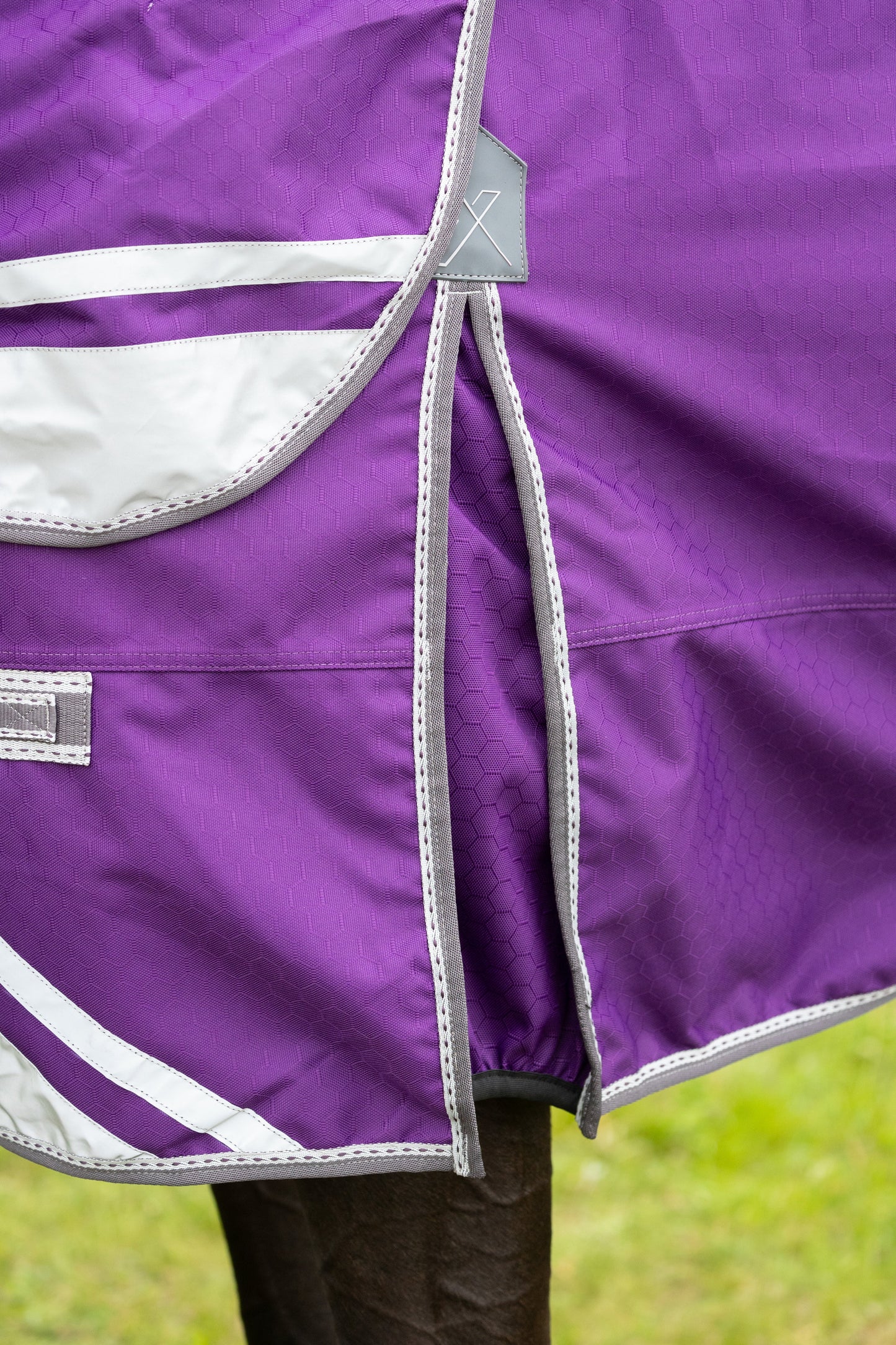HY Horse DefenceX Shield 0g Turnout Rug With Detachable Neck Waterproof Ripstop