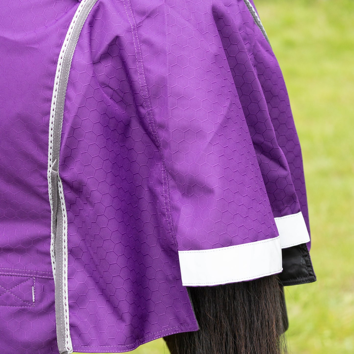 HY Horse DefenceX Shield 0g Turnout Rug With Detachable Neck Waterproof Ripstop