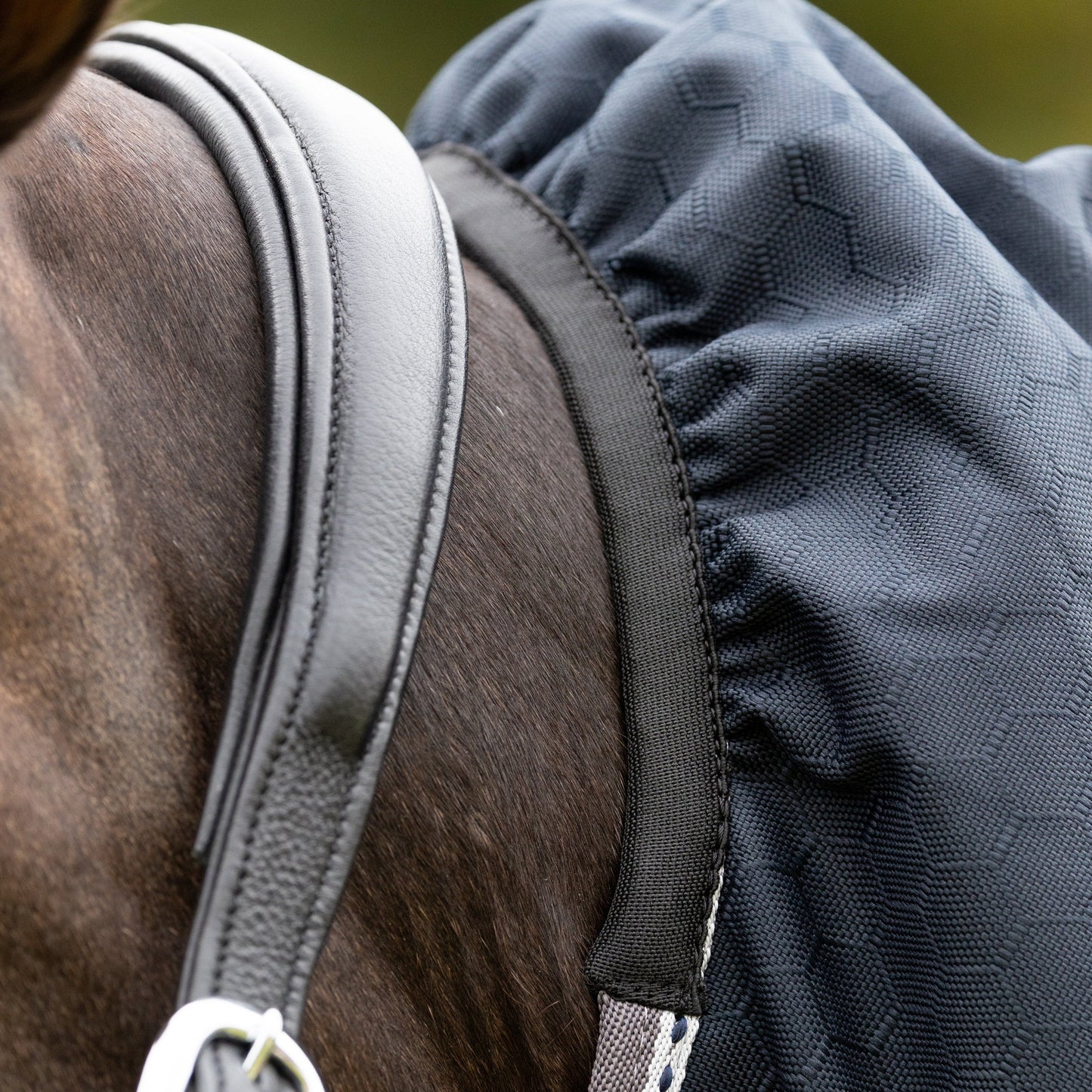 HY Horse DefenceX Shield 200g Turnout Rug With Detachable Neck Waterproof