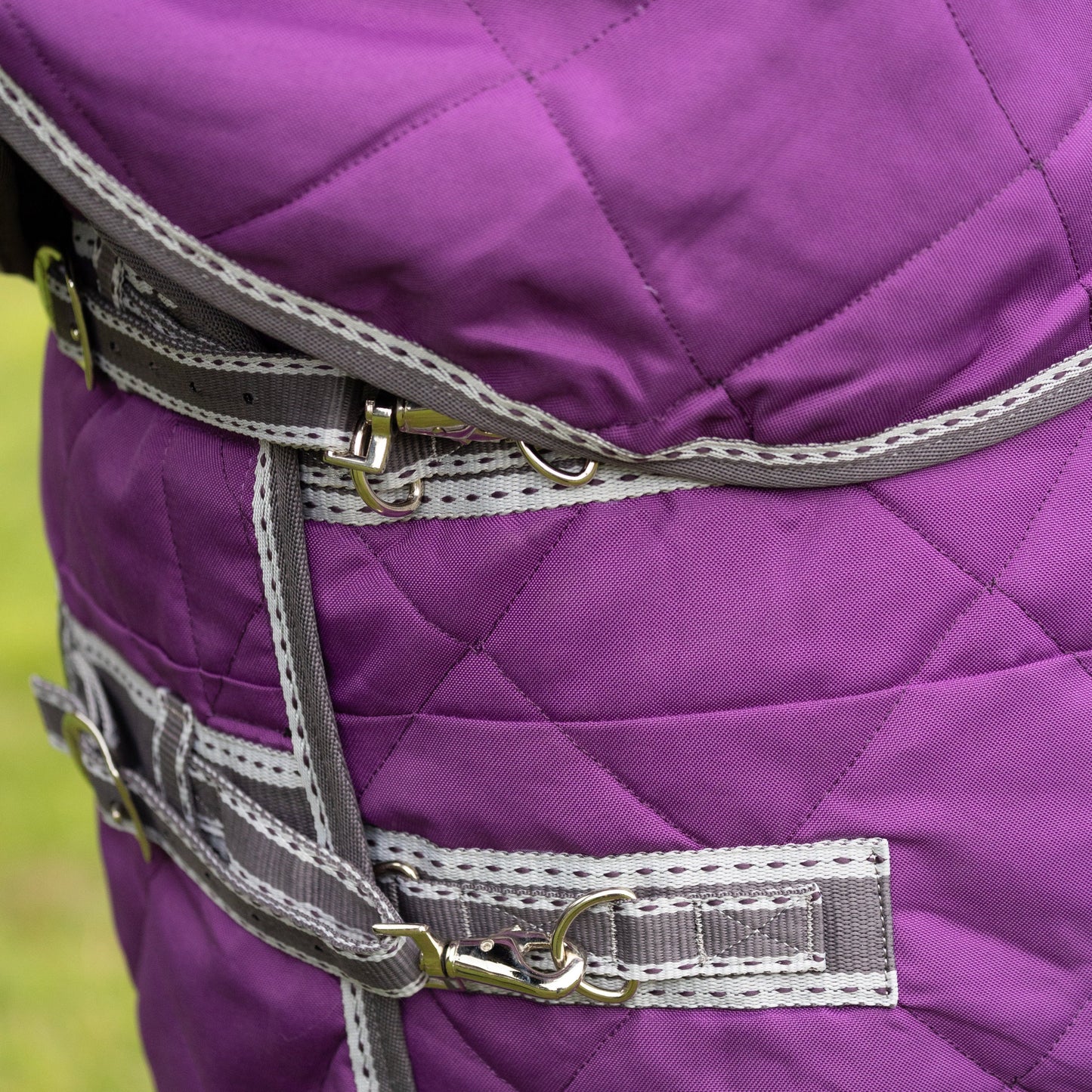 HY Horse DefenceX Shield 100g Stable Rug With Detachable Neck For Ultimate