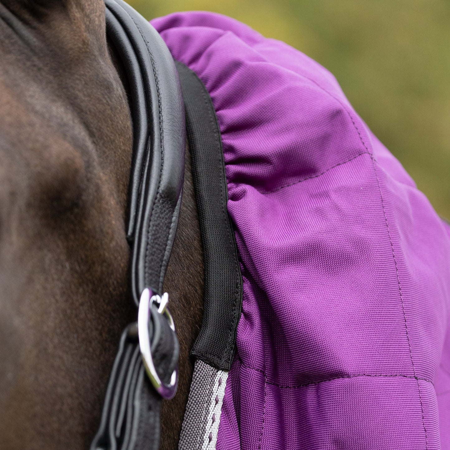 HY Horse DefenceX Shield 100g Stable Rug With Detachable Neck For Ultimate