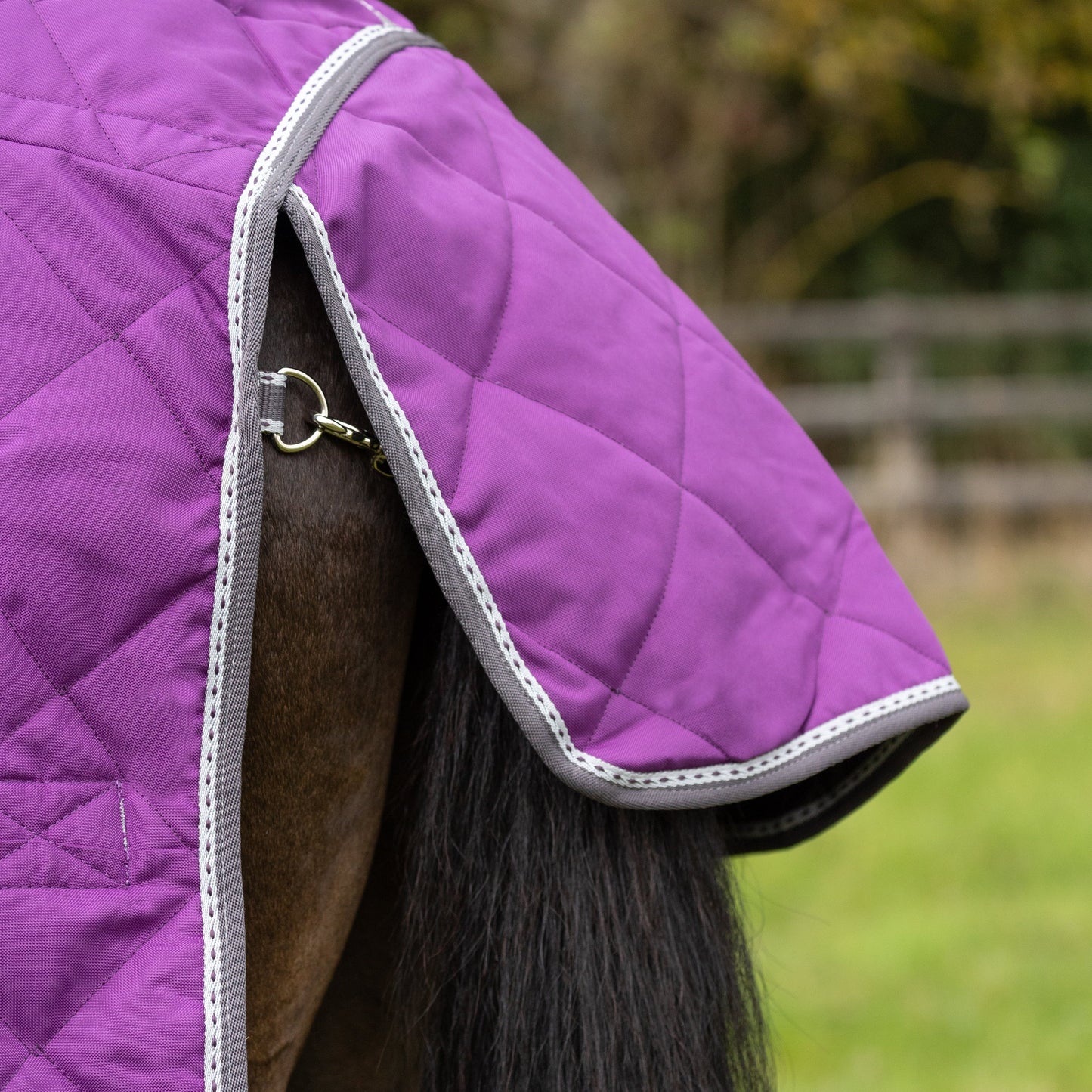 HY Horse DefenceX Shield 100g Stable Rug With Detachable Neck For Ultimate