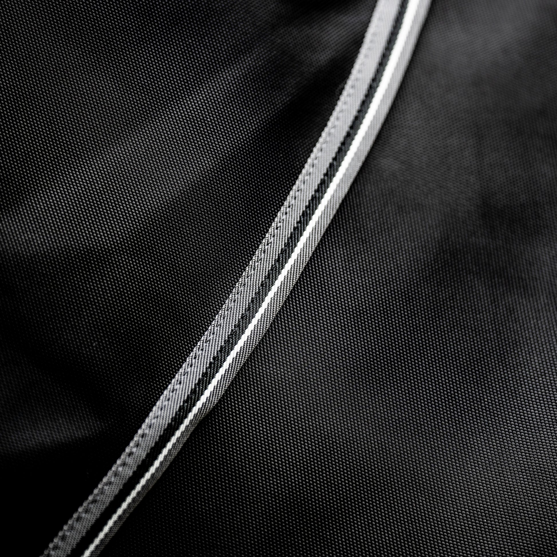 Horseware Ireland Rambo 1680D 450g Vari-Layer Turnout Rug #colour_black-thunderstorm-grey-silver