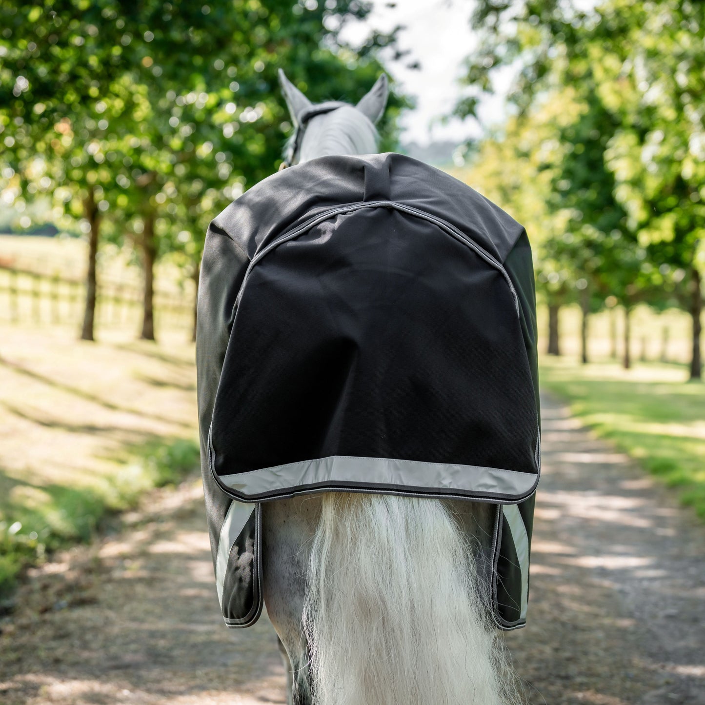Horseware Ireland Rambo 1680D 250g Vari-Layer Turnout Rug #colour_black-thunderstorm-grey-silver