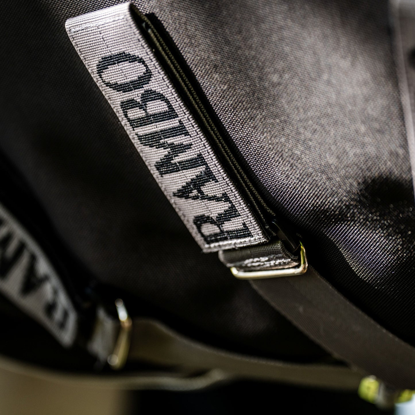 Horseware Ireland Rambo 1680D 100g Turnout Rug #colour_black-thunderstorm-grey-silver