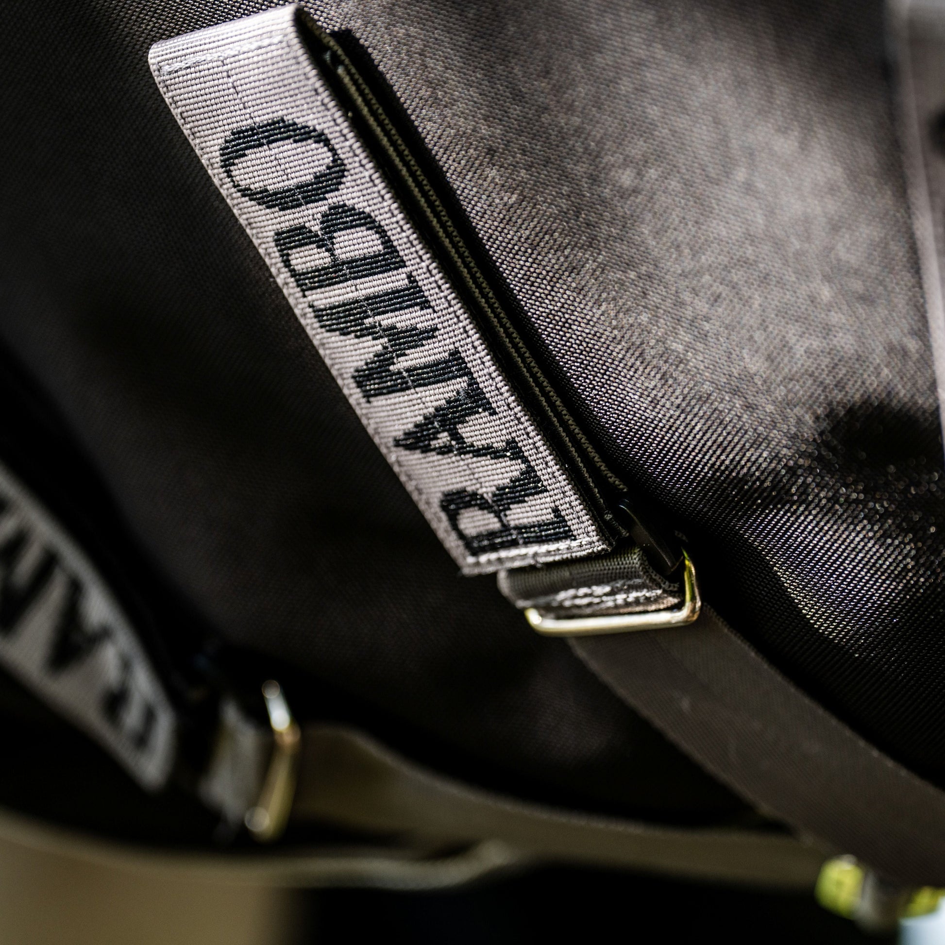 Horseware Ireland Rambo 1680D 100g Turnout Rug #colour_black-thunderstorm-grey-silver