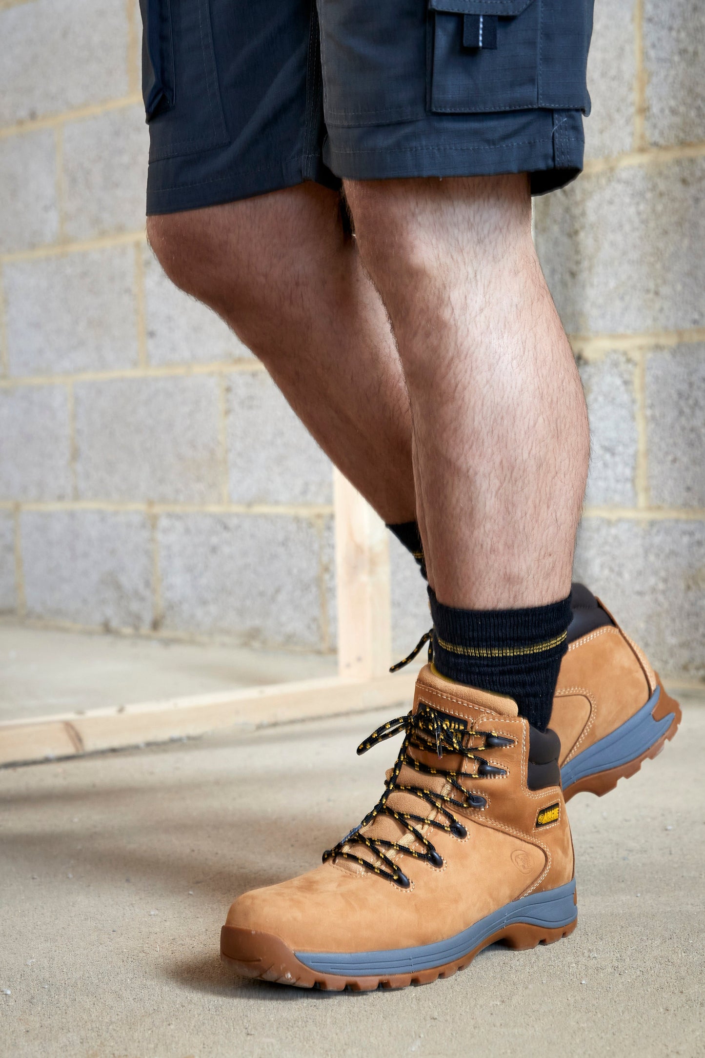 Apache AP314CM Safety Hiker Boots Nubuck Water Resistant Steel Toe Comfort