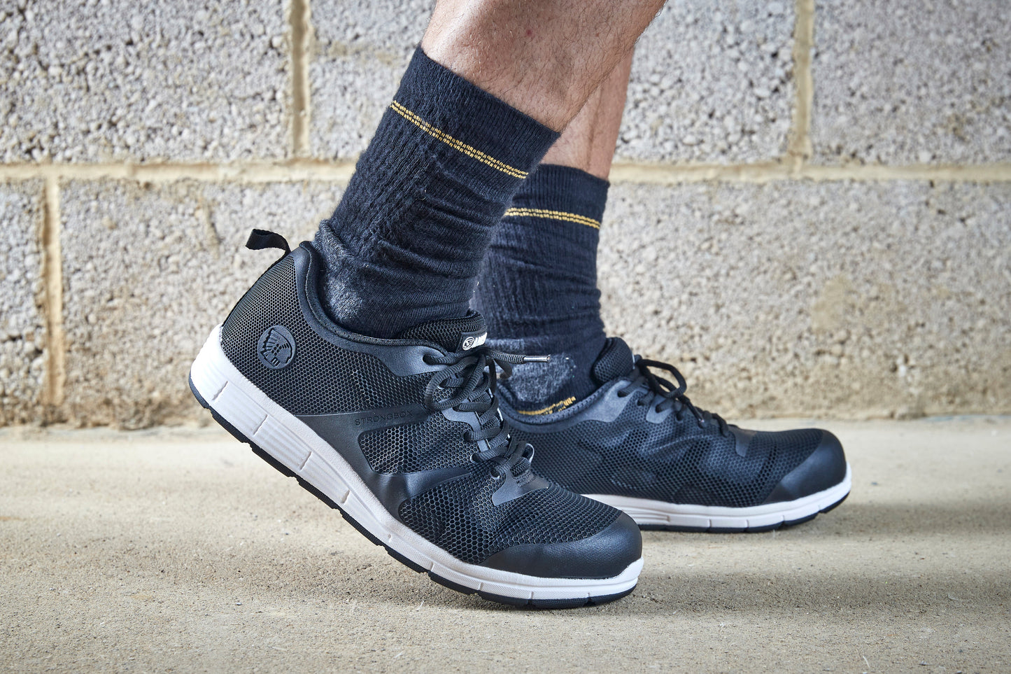 Apache Vault Lightweight Steel Toe Sports Trainers with PU Comfort Insole