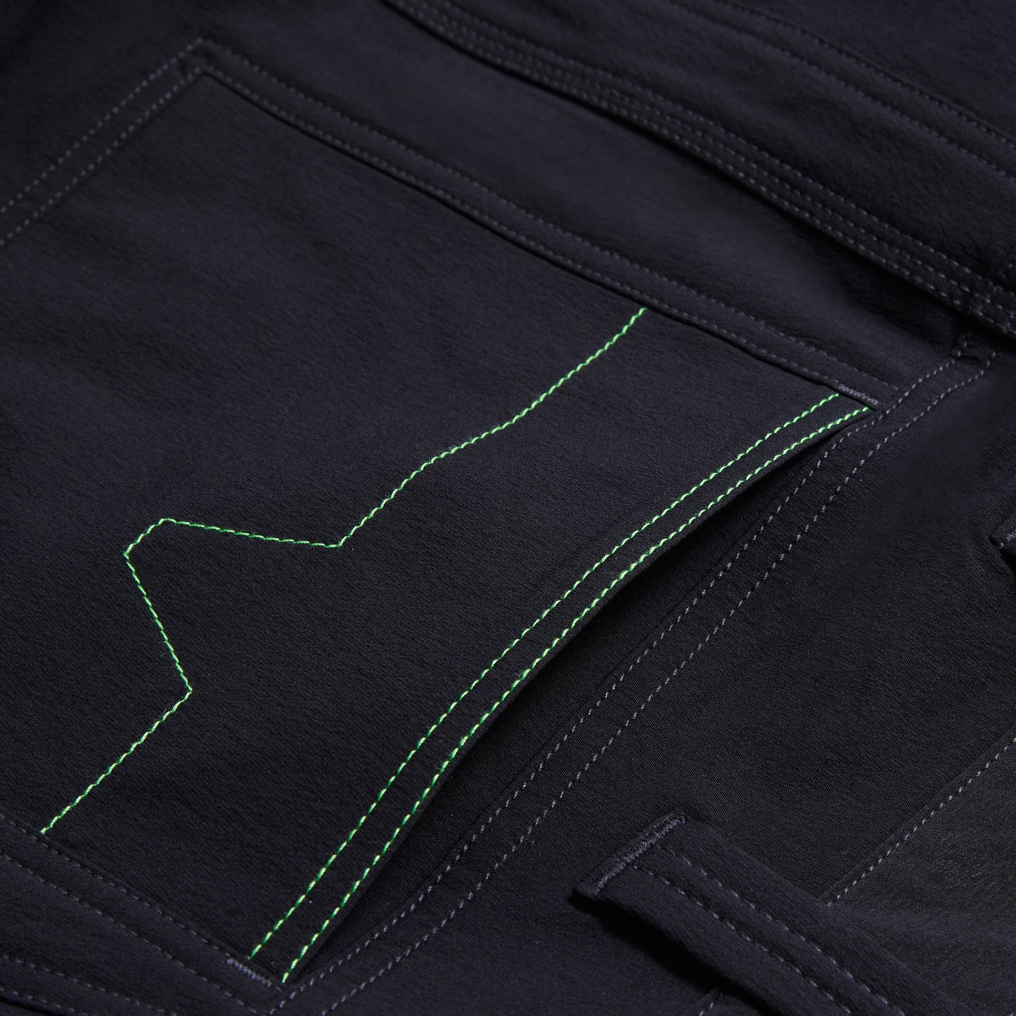 Apache Whistler 4-Way Stretch Work Shorts with Multi-Pockets for Comfort