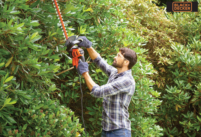 BLACK + DECKER BEHTS501 Hedge Trimmer 60cm 600W Dual Action Blades