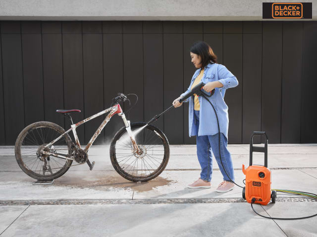BLACK + DECKER BEPW1300L Pressure Washer 110 Bar Self Priming Compact Design