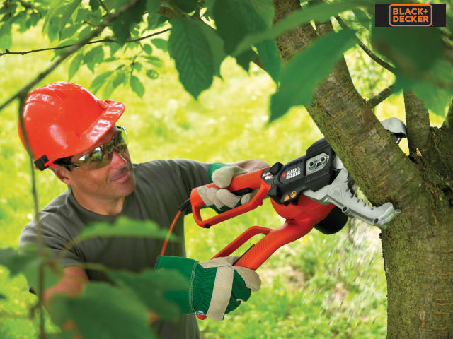 BLACK + DECKER GK 1000 Alligator Powered Lopper 550W 240V Easy Use 4 Inch Cut