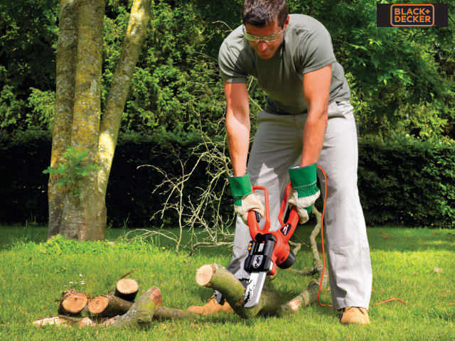 BLACK + DECKER GK 1000 Alligator Powered Lopper 550W 240V Easy Use 4 Inch Cut