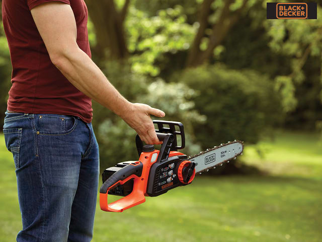 BLACK + DECKER GKC3630L20 36V Cordless Chainsaw 30cm Bar 2.0Ah Li-ion Battery