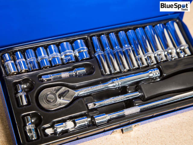 BlueSpot 24 Piece 1/4in Metric Socket Set with Ratchet and Metal Case