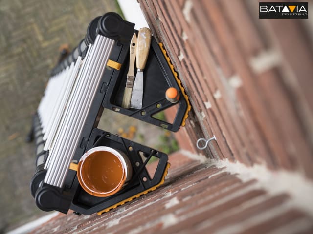 Batavia Stand-off Tool Tray for Telescopic Ladders with Anti-Slip Design