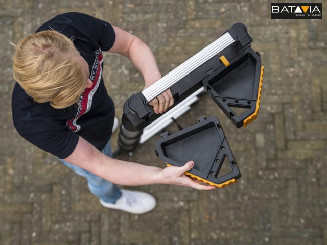 Batavia Stand-off Tool Tray for Telescopic Ladders with Anti-Slip Design