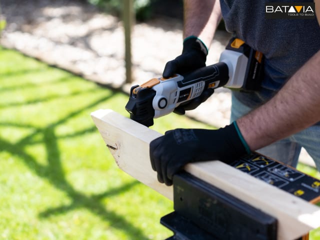 Batavia Anti-vibration Multi-tool 18V Bare Unit with Dust Extraction Adapter