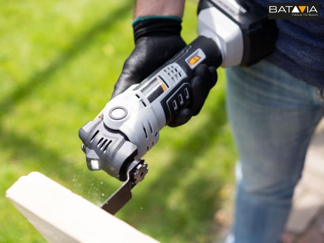 Batavia Anti-vibration Multi-tool 18V Bare Unit with Dust Extraction Adapter