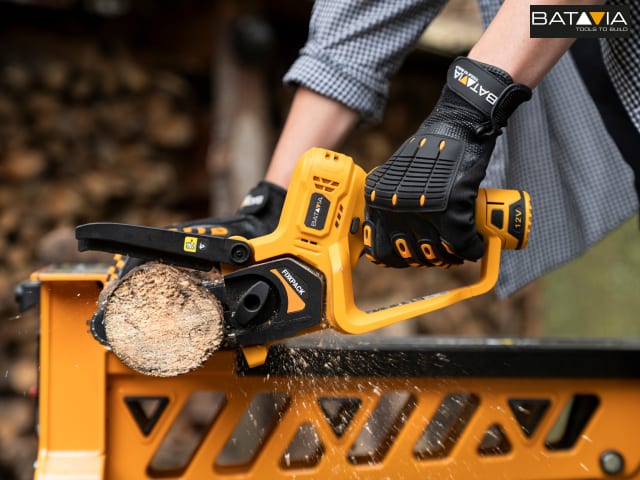 Batavia FIXXPACK One-Handed Chainsaw 12V Compact Lightweight Pruning Tool