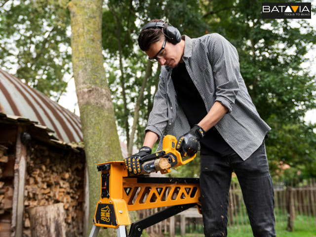 Batavia FIXXPACK One-Handed Chainsaw 12V Compact Lightweight Pruning Tool