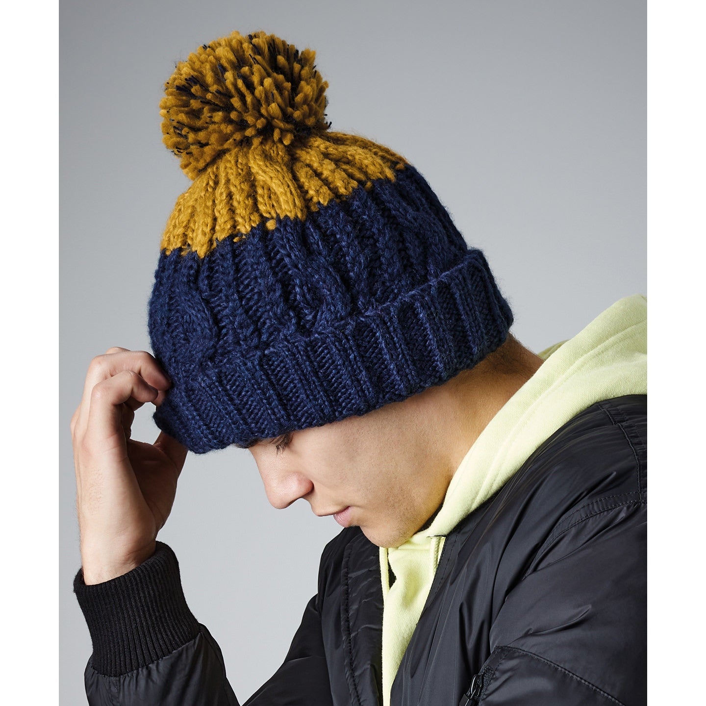 Beechfield Apres Beanie Heavyweight Cable Knit with Pom Pom and Shearling Band