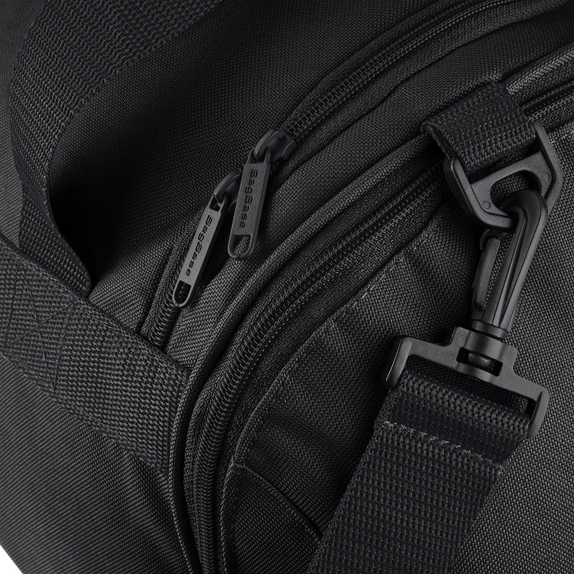 Bagbase Freestyle Holdall 26L with Detachable Strap and Zipped Pockets