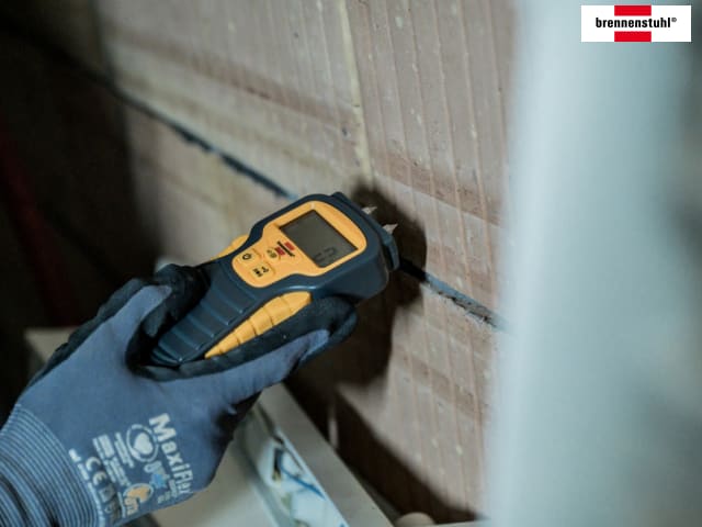 Brennenstuhl Moisture Detector with LCD Display and Hold Function - Wood & More