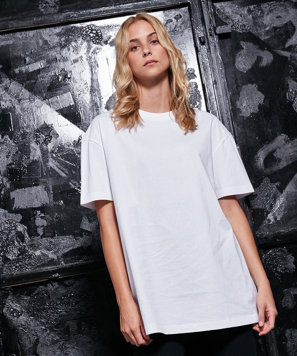 Build Your Brand Women's Oversized Boyfriend Tee 100% Cotton Casual T-Shirt