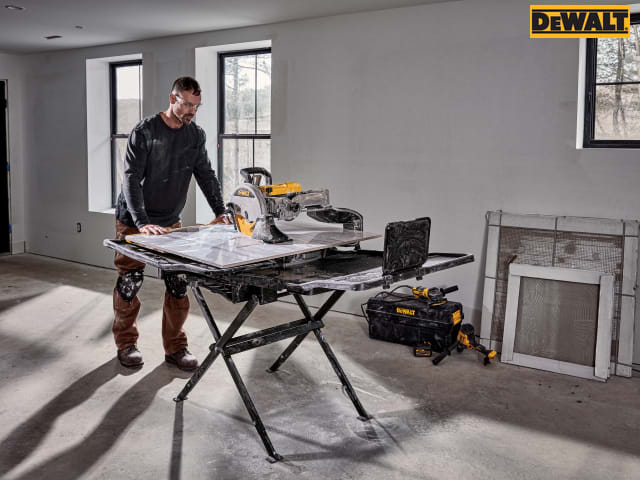 DEWALT D36000 Wet Tile Saw 1500W 110V Lightweight with Plunge Feature