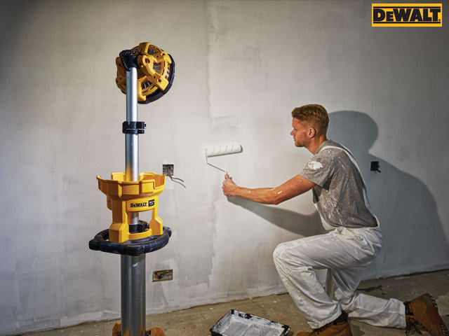 DEWALT DCL079 XR LED Tripod Light 18V 3000lm Adjustable Height IP55 Bare Unit