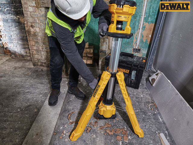 DEWALT DCL079 XR LED Tripod Light 18V 3000lm Adjustable Height IP55 Bare Unit