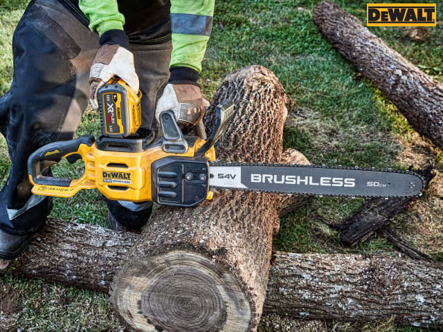 DEWALT DCMCS575N XR FlexVolt 54V Chainsaw 50cm Bar Brushless Motor Bare Unit