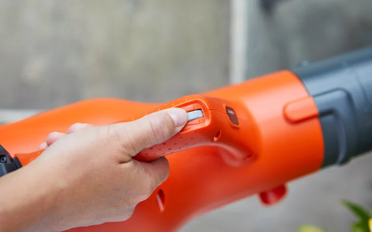 FLYMO 18V EasiClear 100 Cordless Leaf Blower with Variable Speed Control